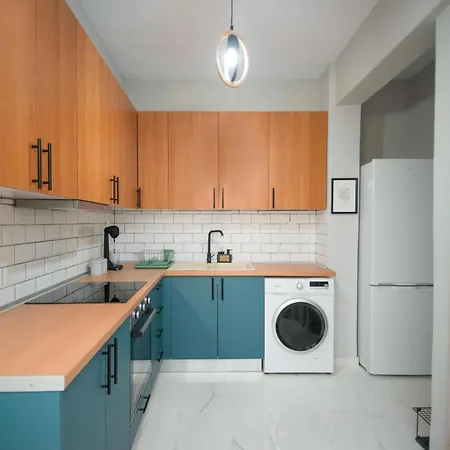 Central Home דירה